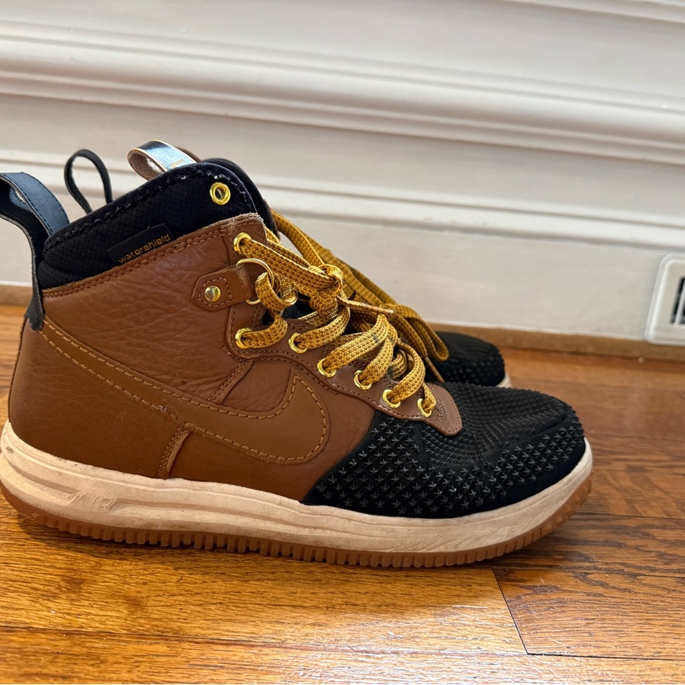 Nike Me s LF1 Brown and Black Sneakers